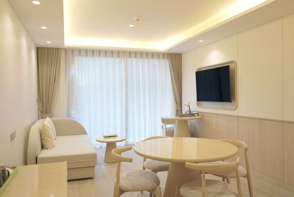Hotel Wyndham Garden Naithon Phuket Zimmer foto